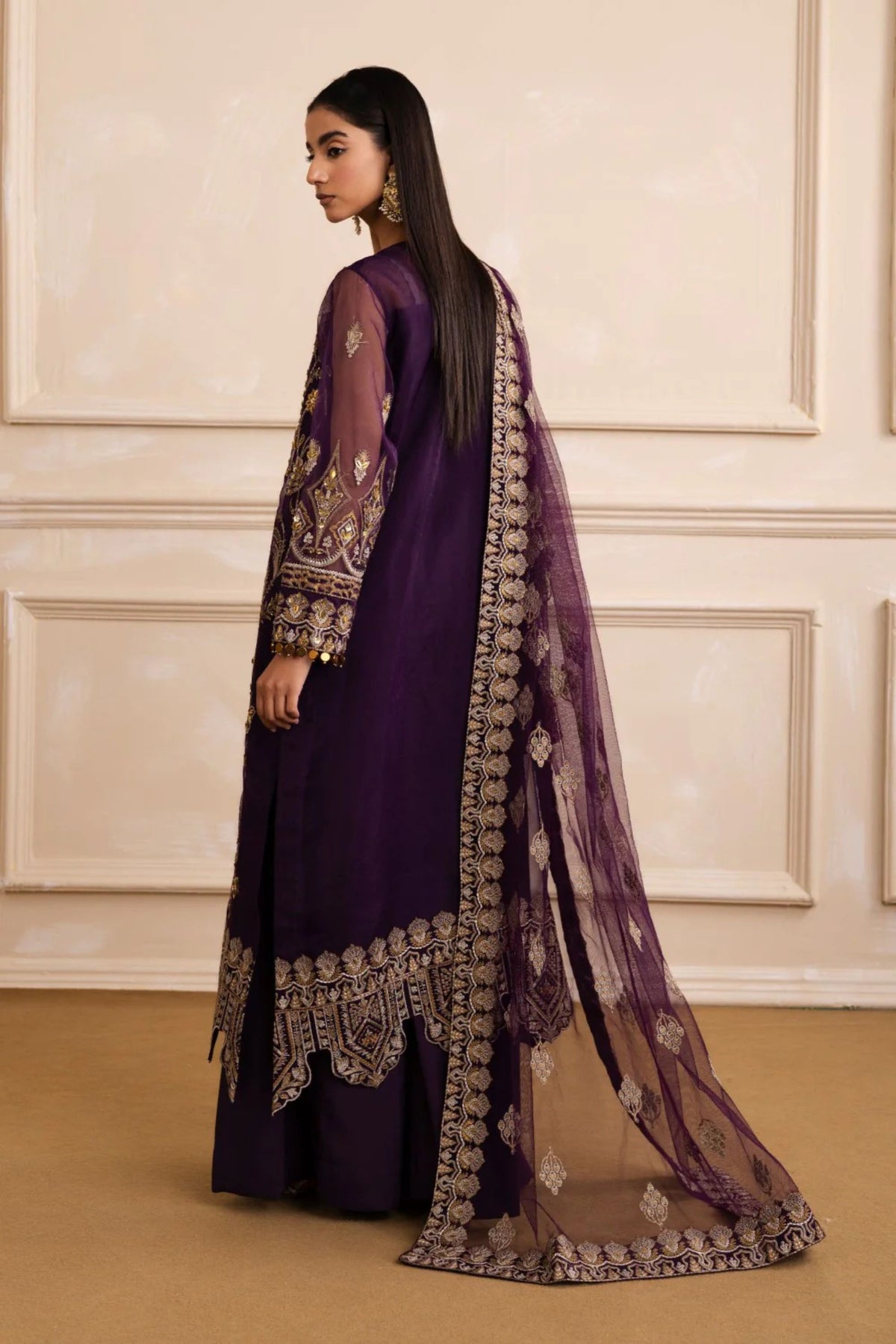 Pakistani Wedding Guest Outfits 2025