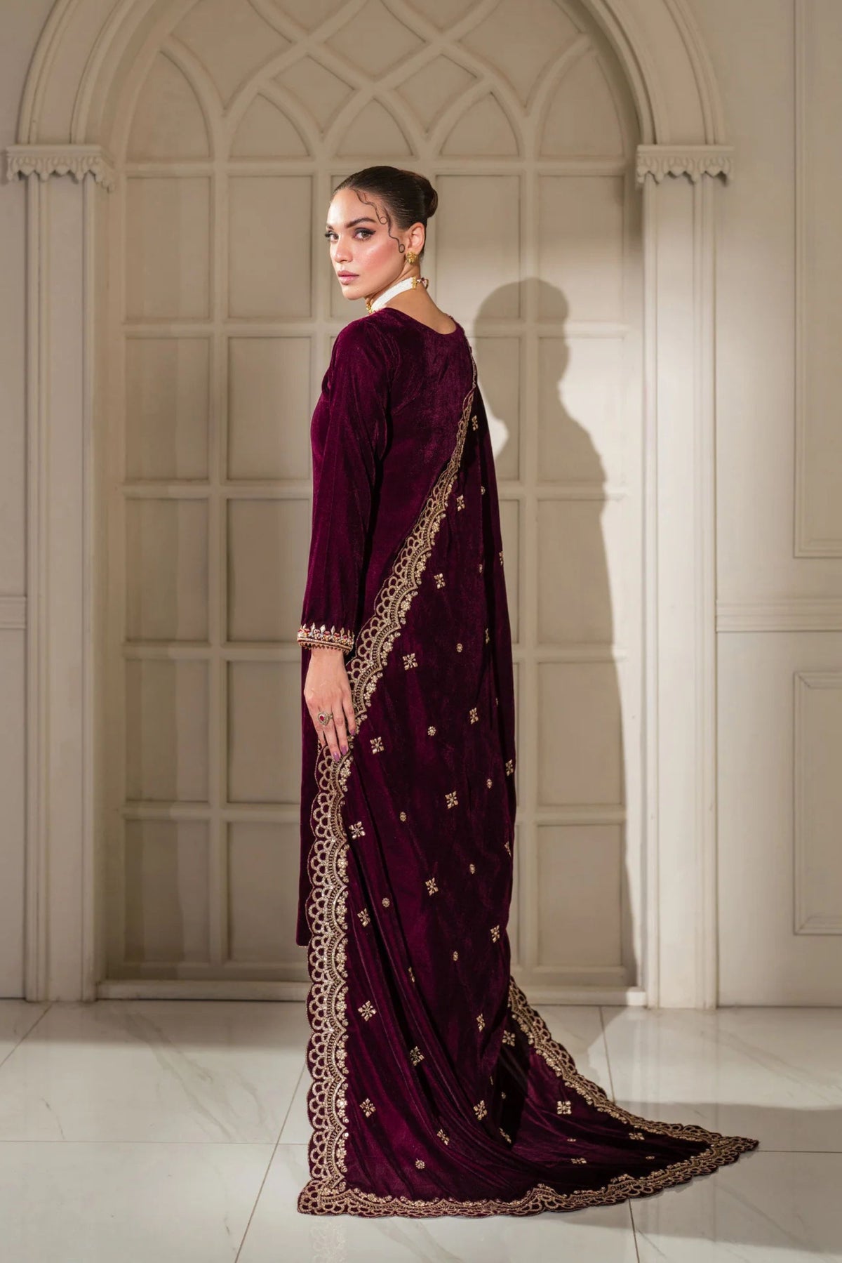 Latest Pakistani Wedding Outfits 2024
