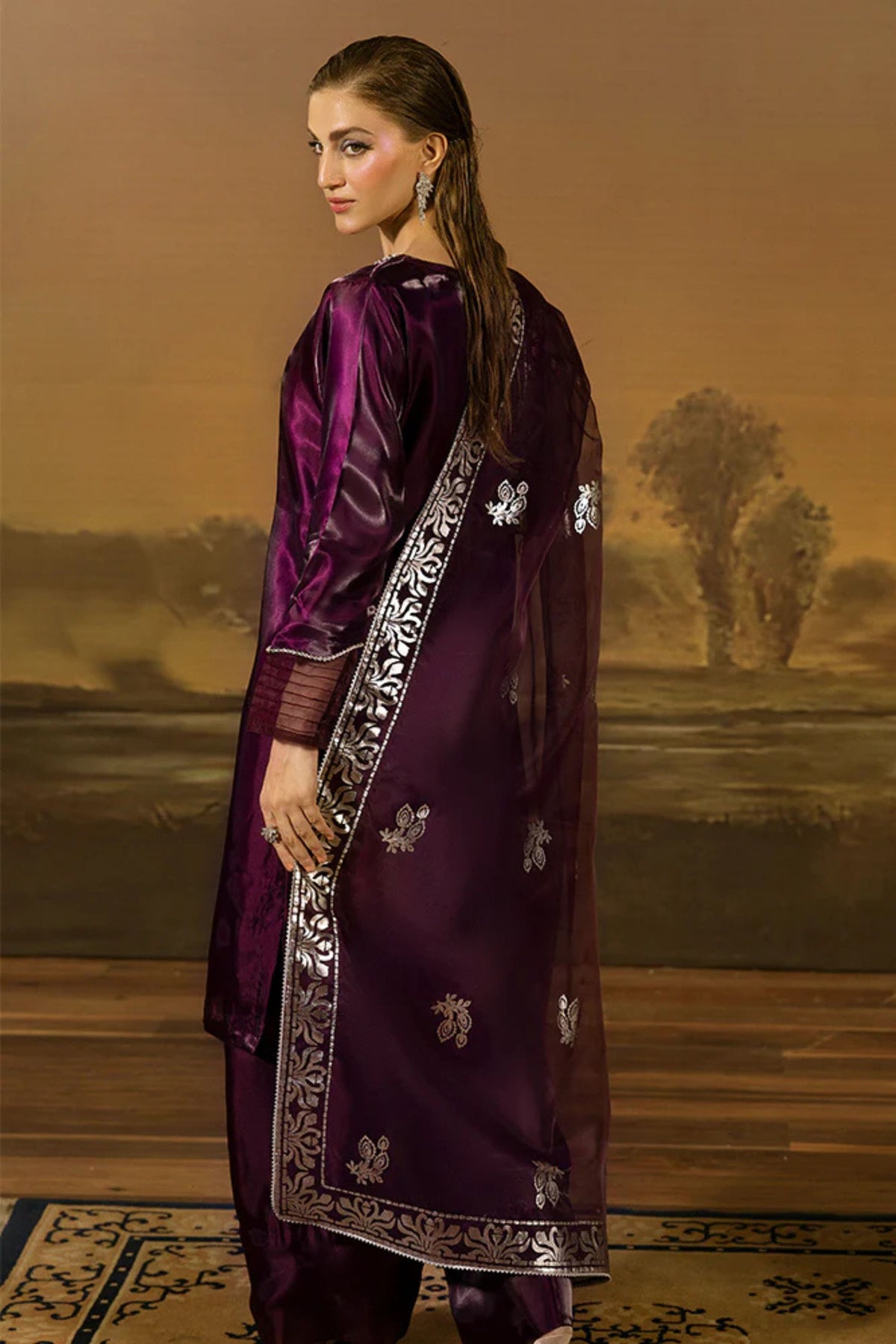 Women&#39;s Dress For Pakistani Wedding 