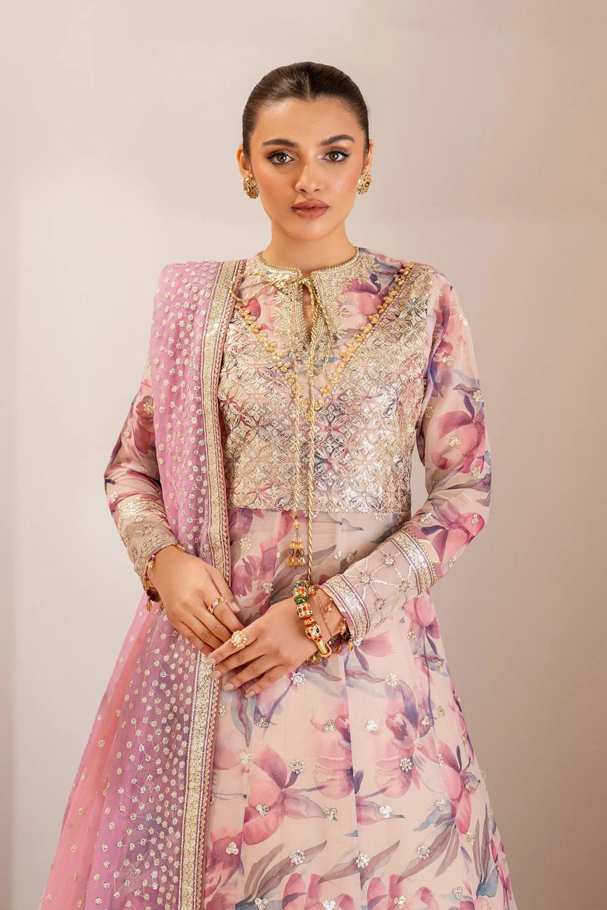 Latest Pakistani Wedding Outfits 2025