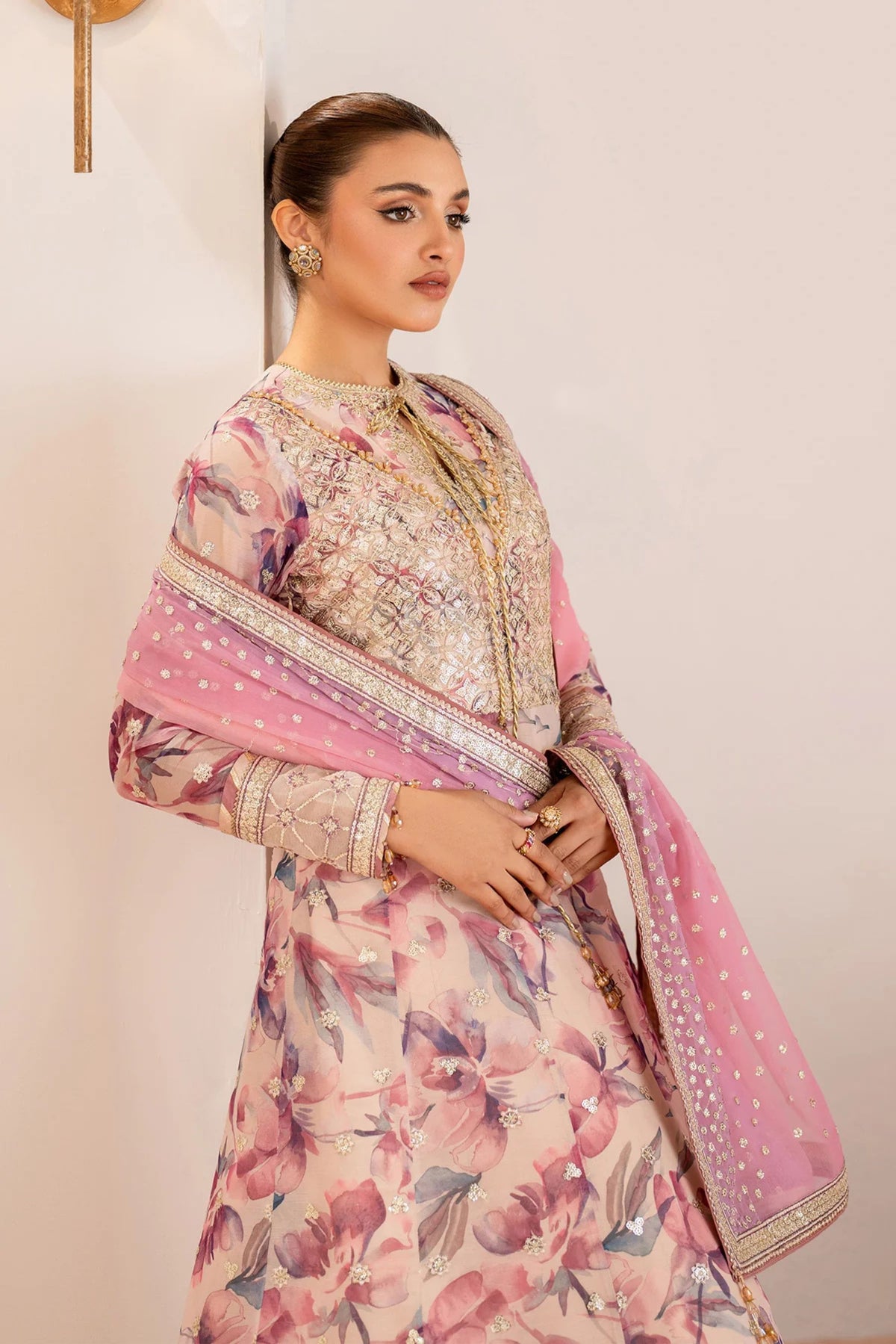 Latest Pakistani Wedding Outfits 2025