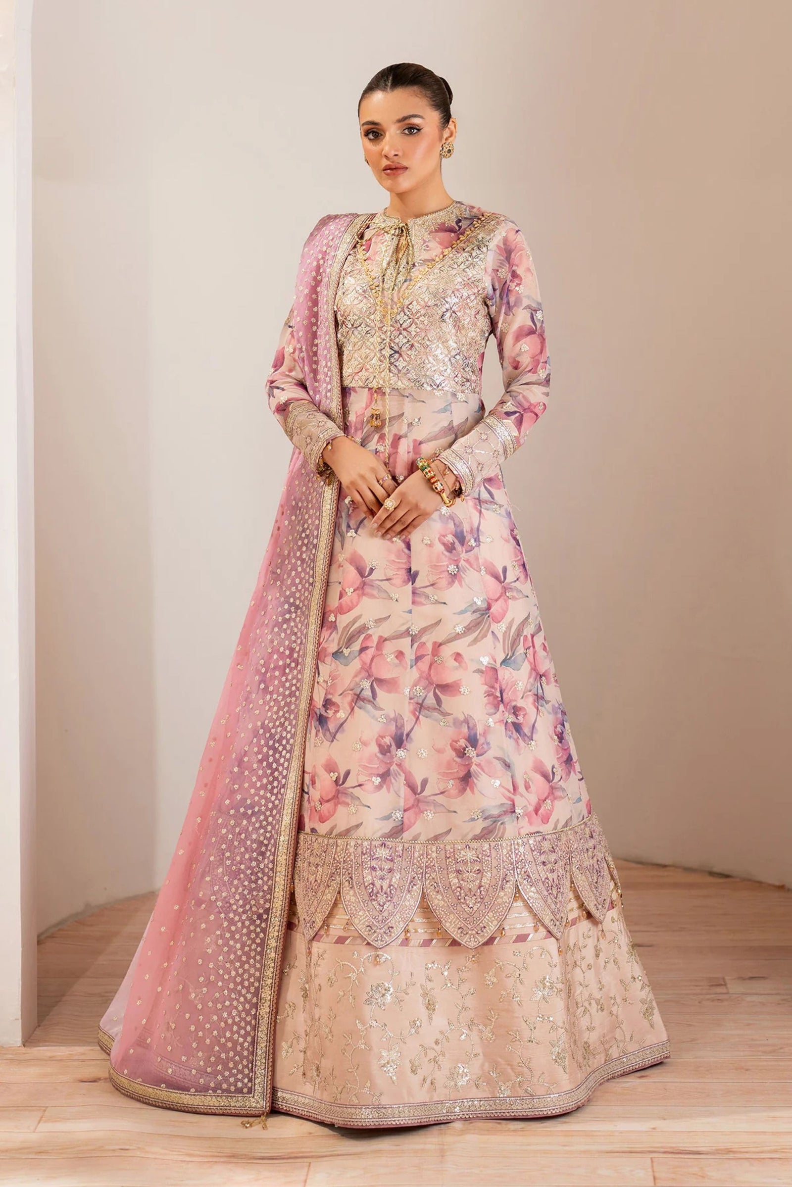 Latest Pakistani Wedding Outfits 2025
