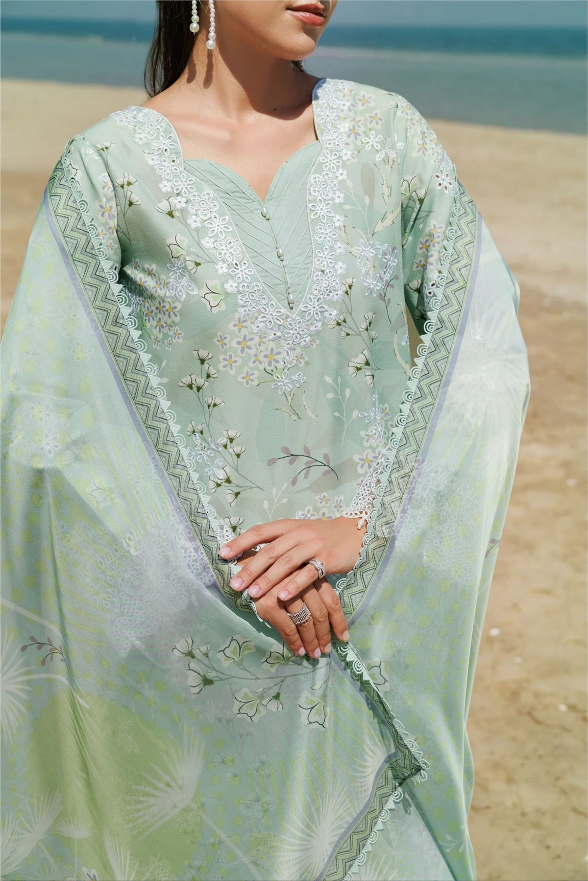 Pakistani Lawn 3PC Suit