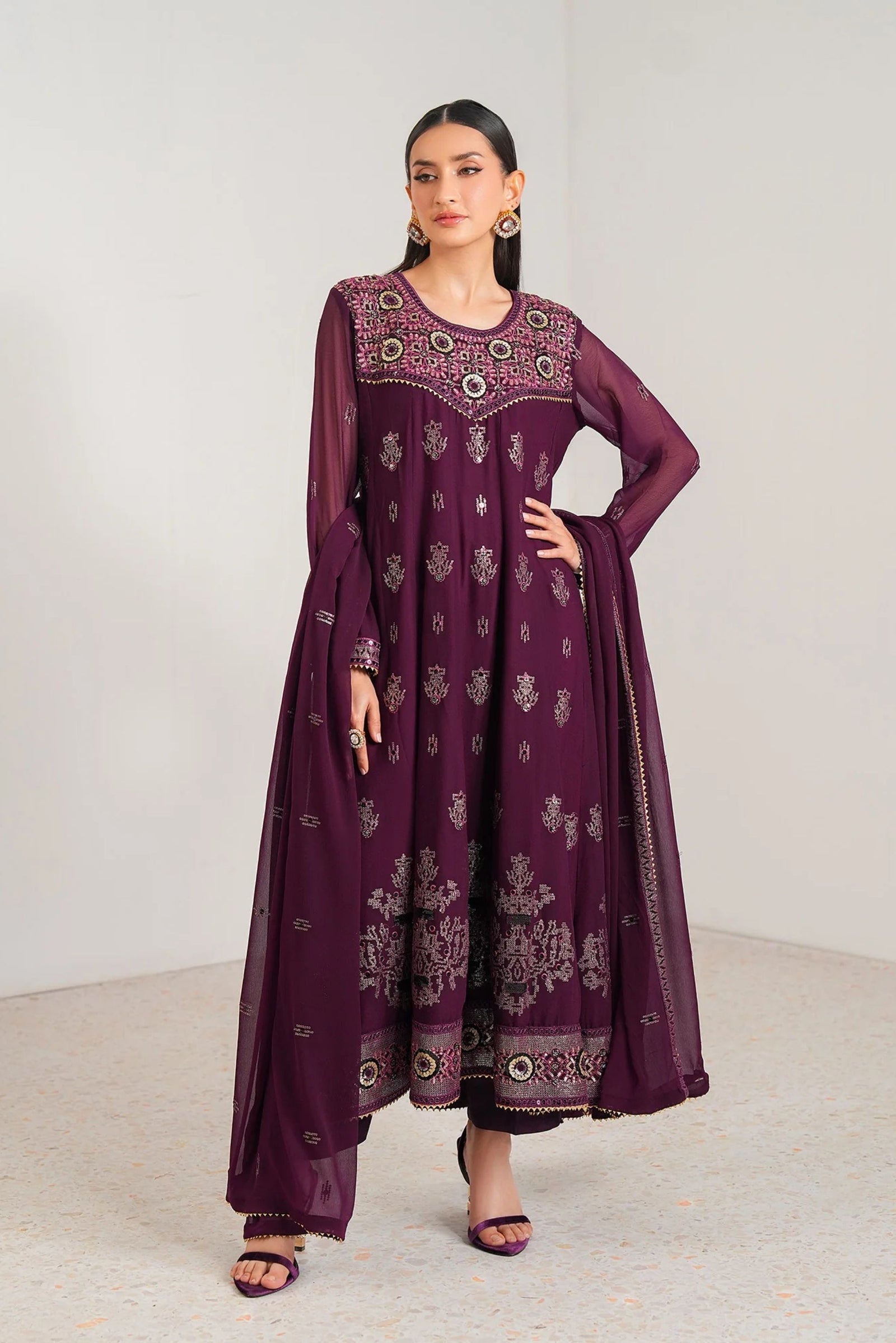 Pakistani Wedding Clothes For Females