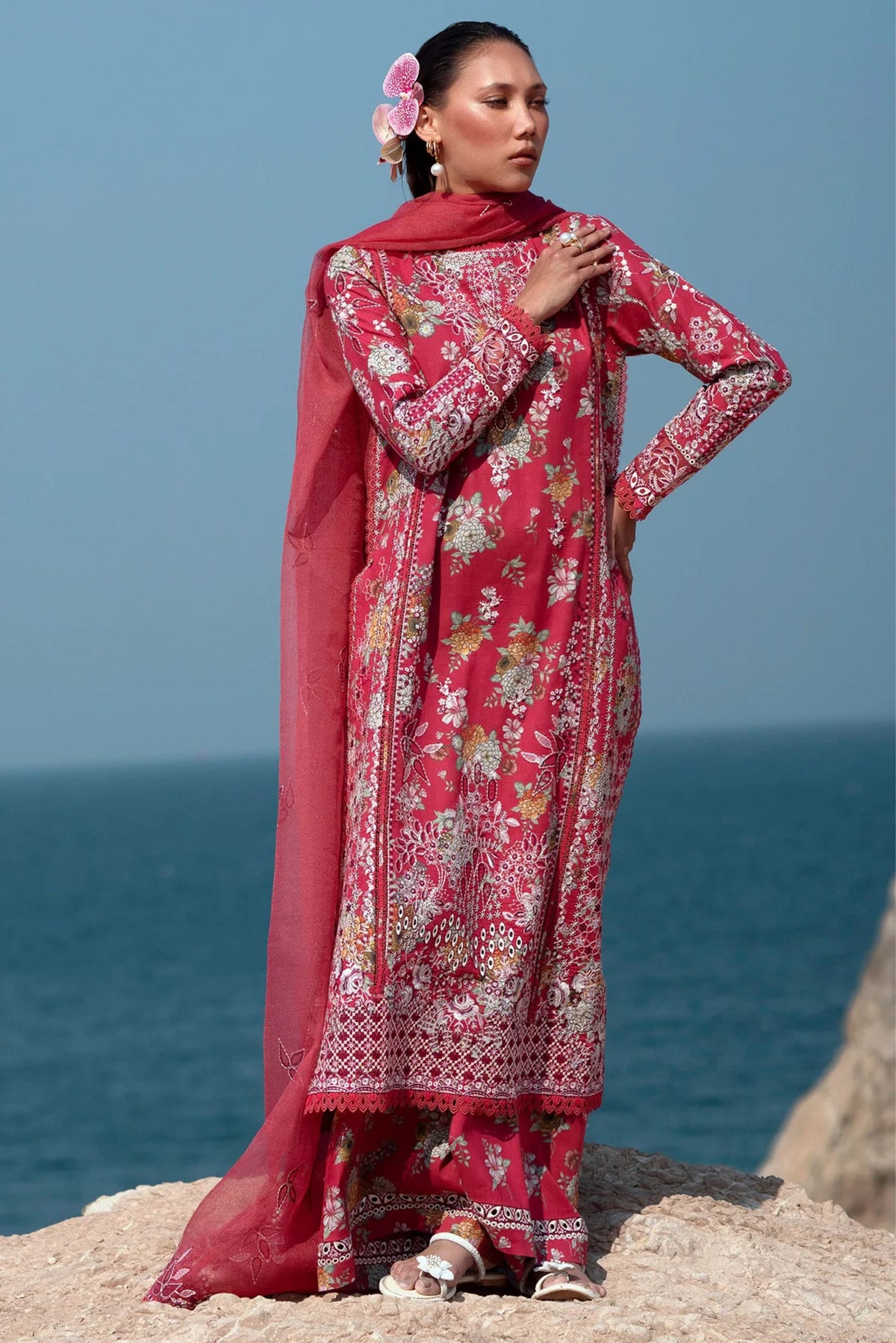  Pakistani Lawn Suits Online Sydney