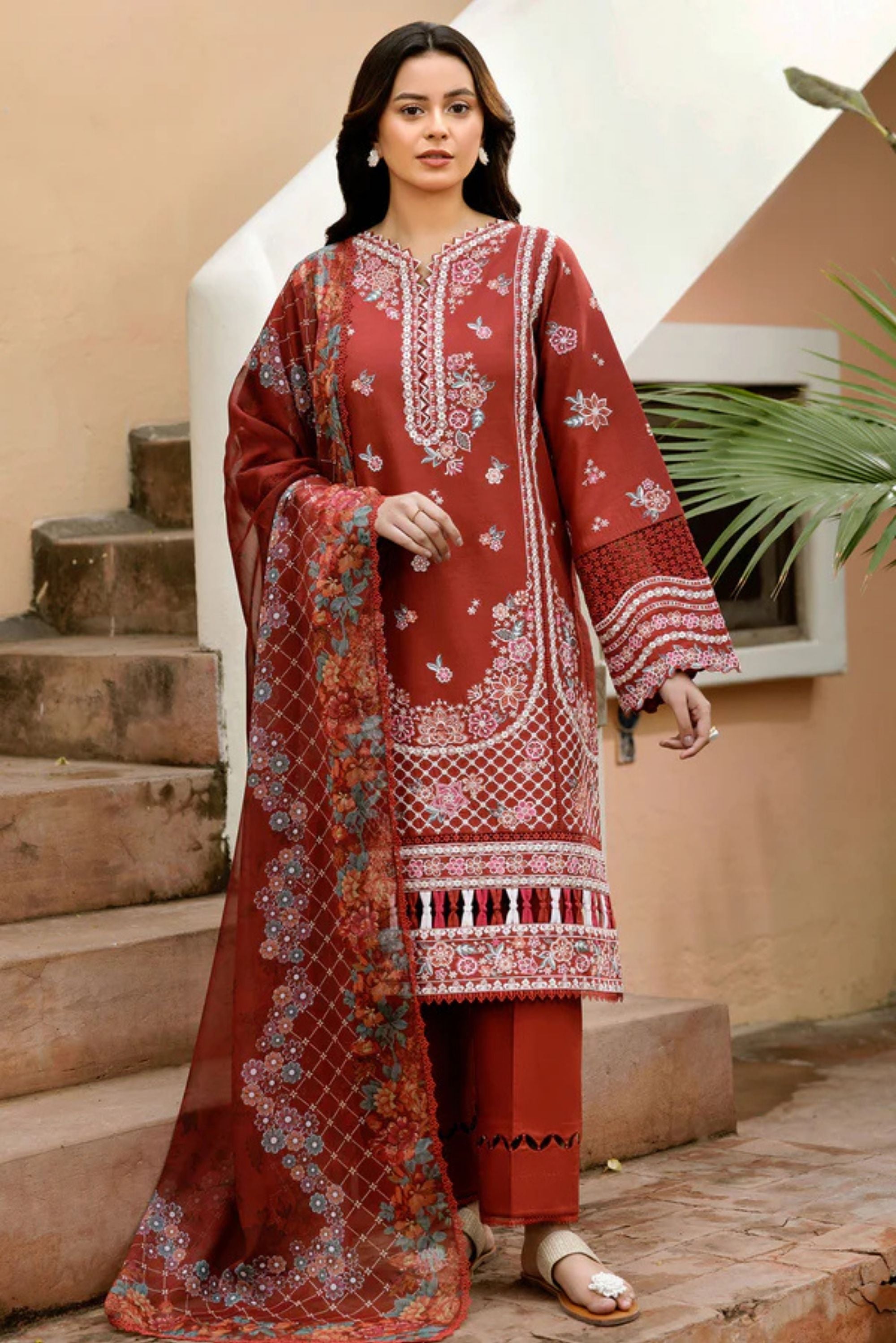 Pakistani Lawn Suits Online