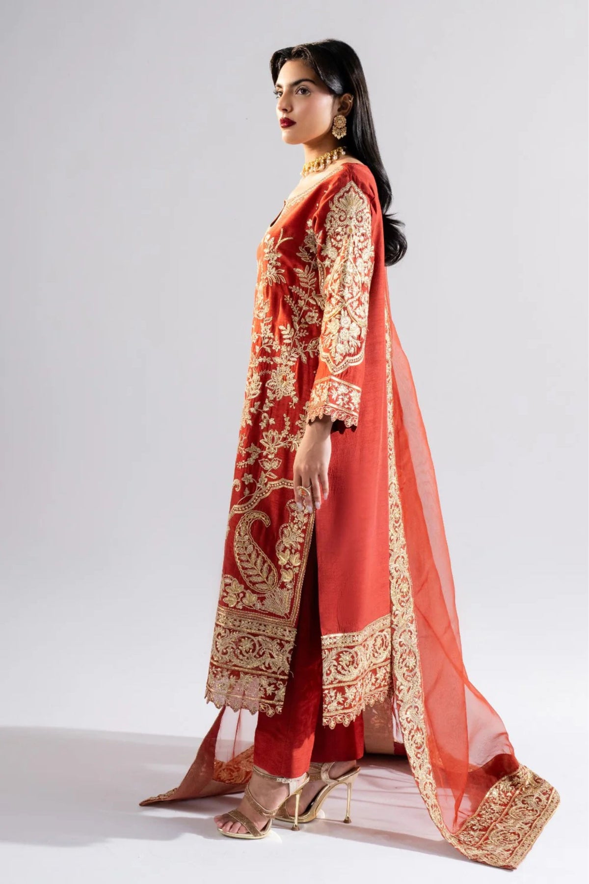 Wedding wear Pakistani outfits Online