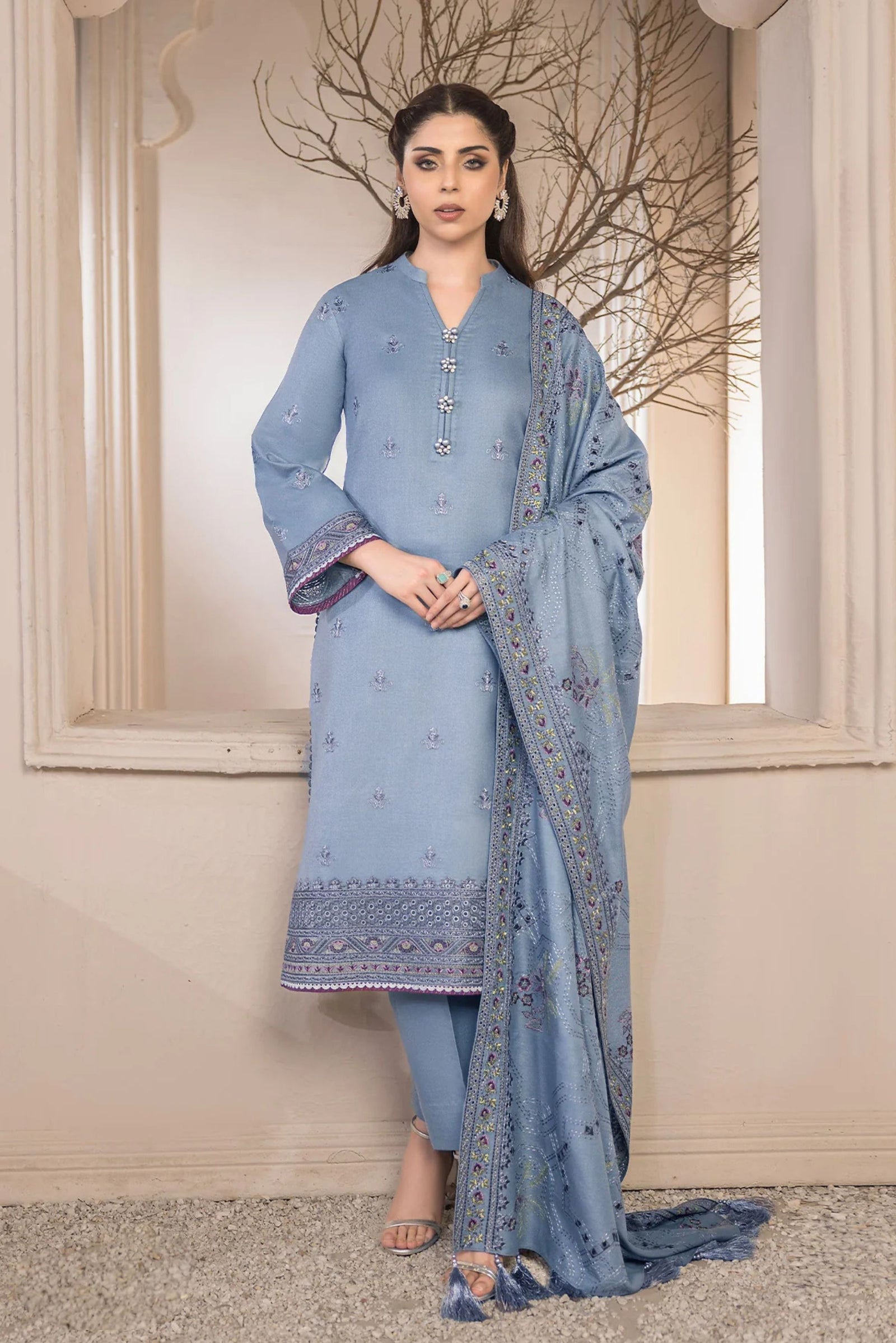 Latest Pakistani Readymade Suits Online