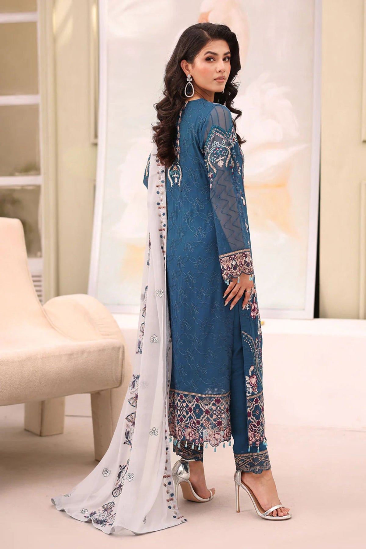 Pakistani Formal Wear To Attend Wedding 