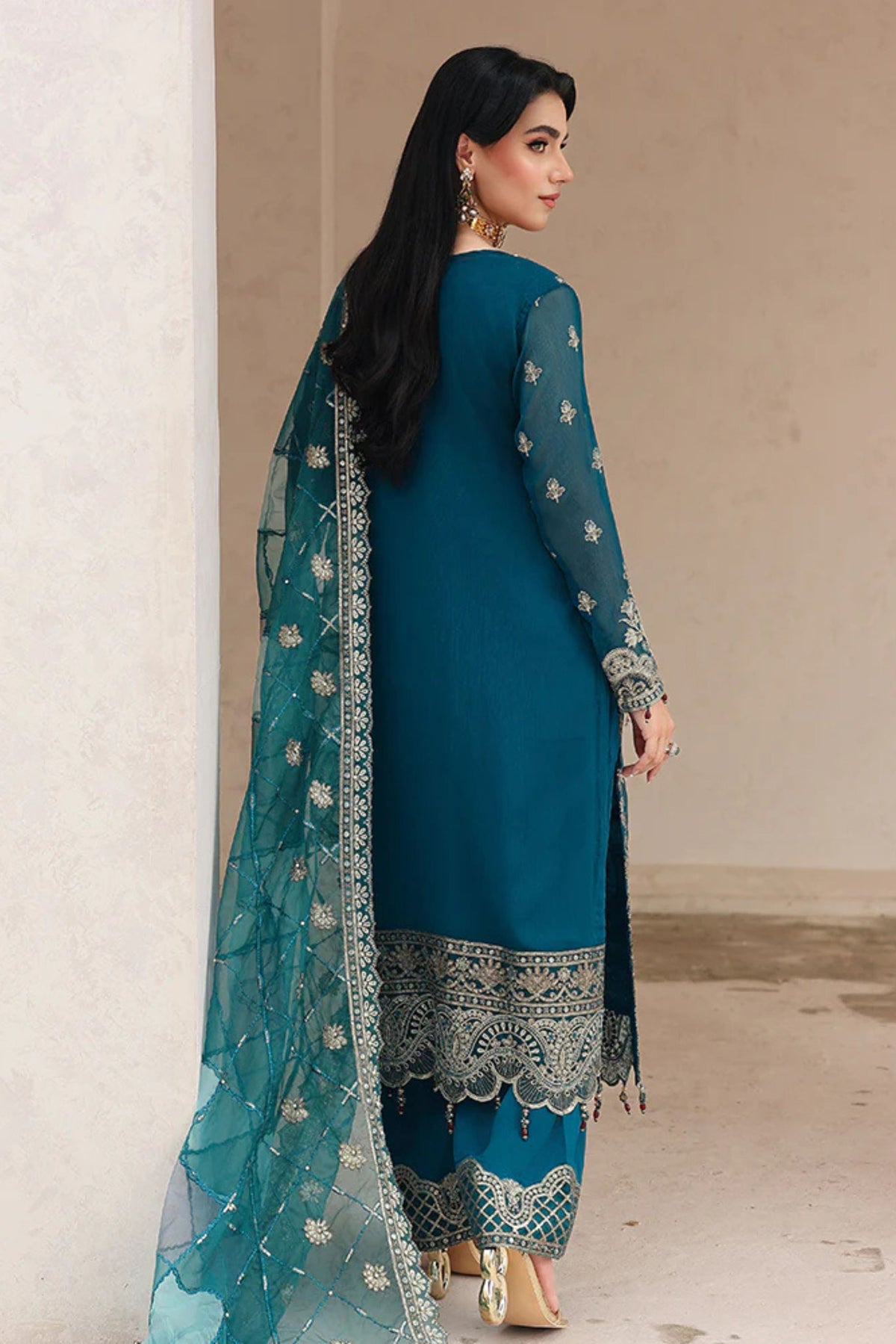 ready to wear pakistani dresses