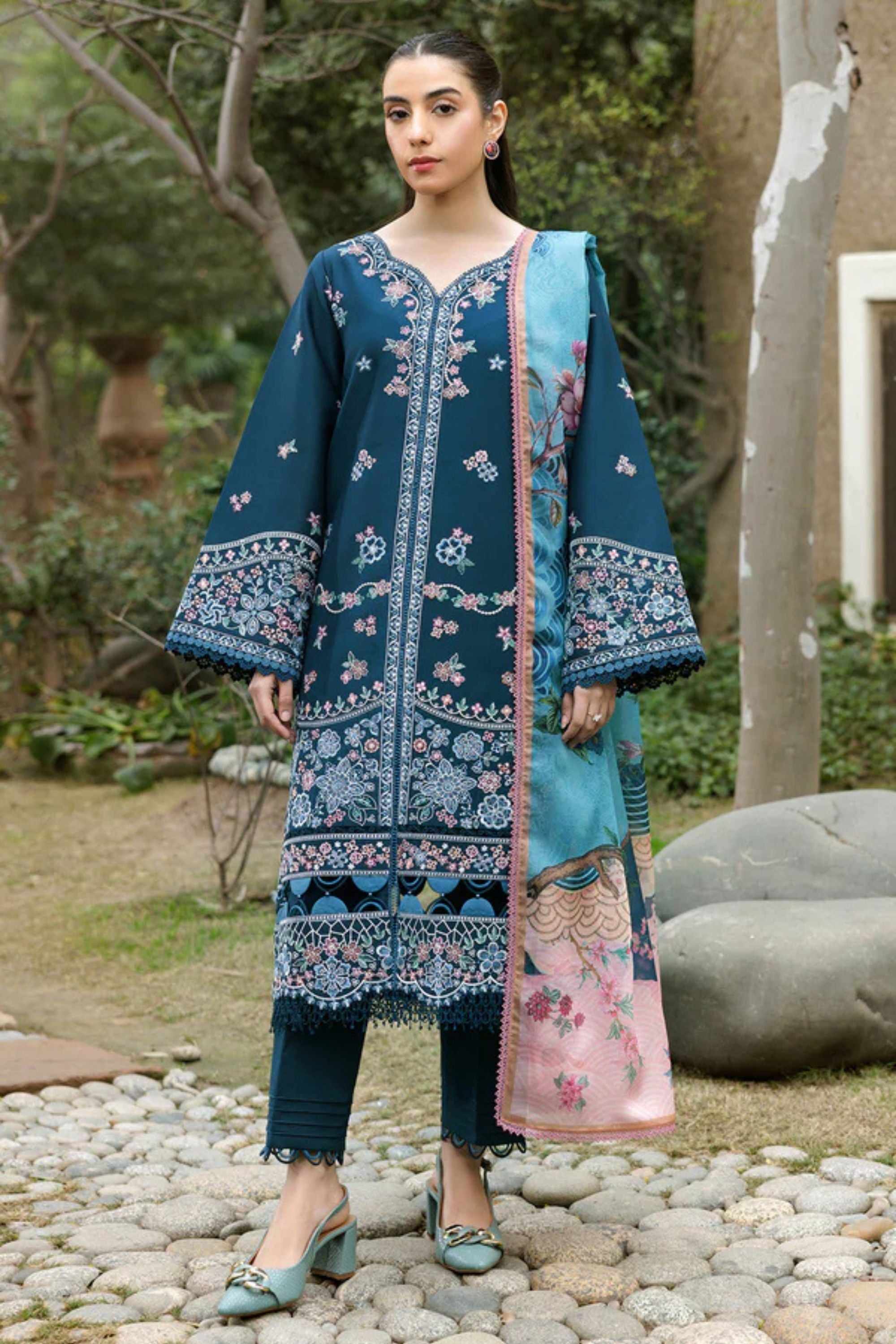 Fancy Pakistani Dress For Ladies 
