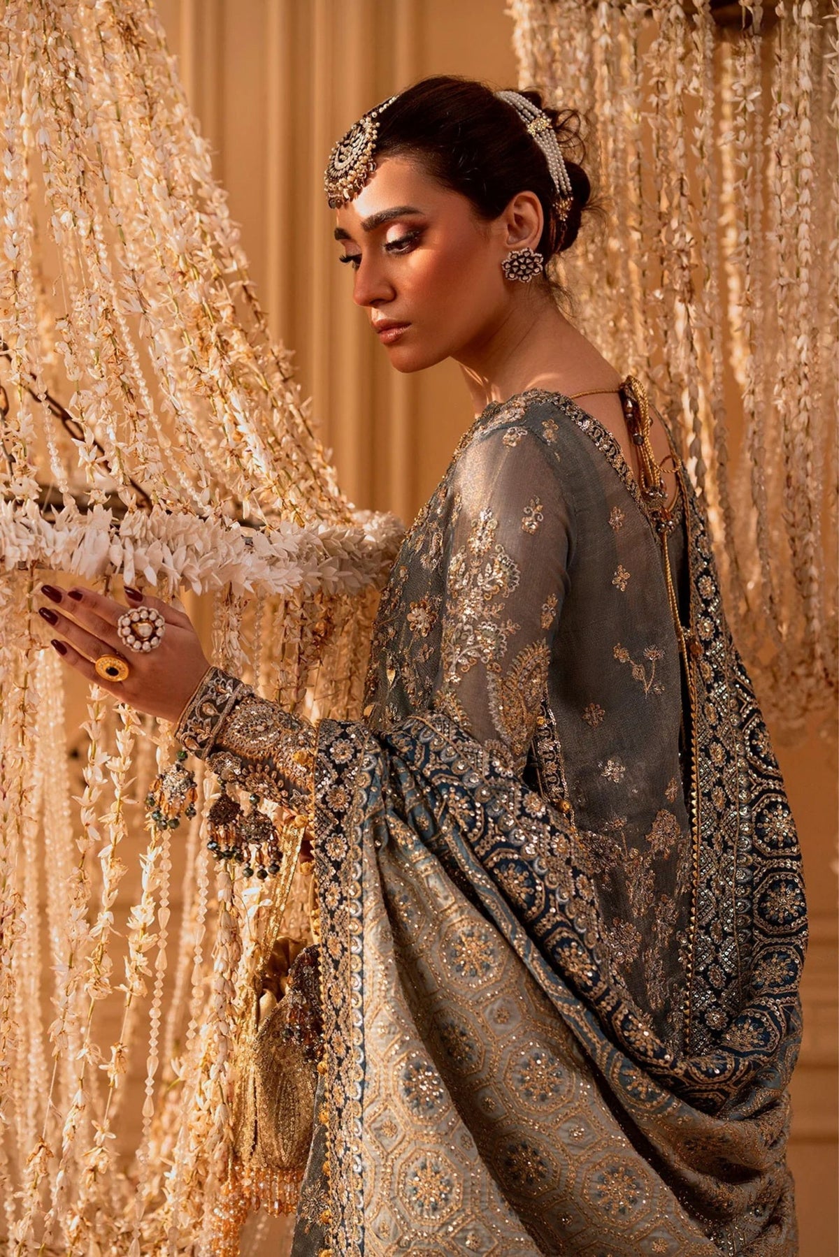 Pakistani Wedding Outfits For Sister Of The Bride
