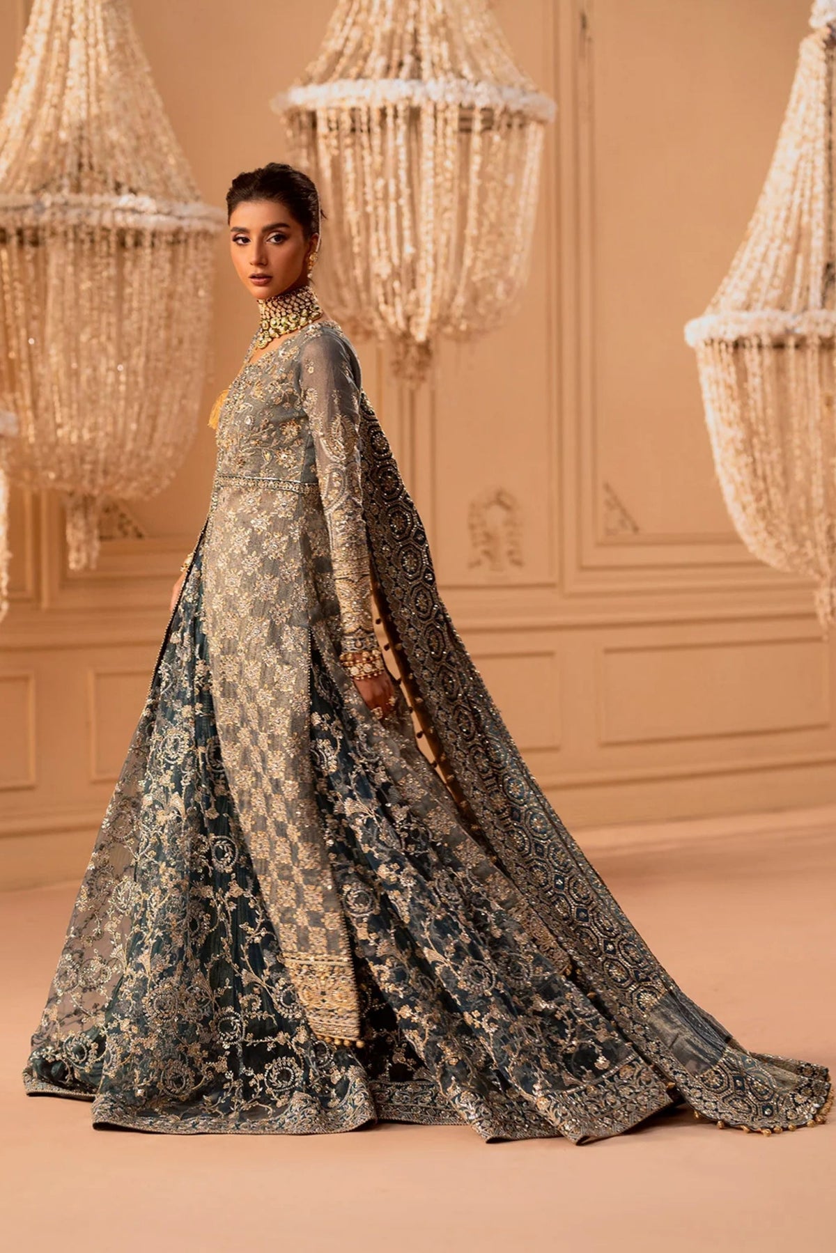 Pakistani Wedding Outfits For Sister Of The Bride