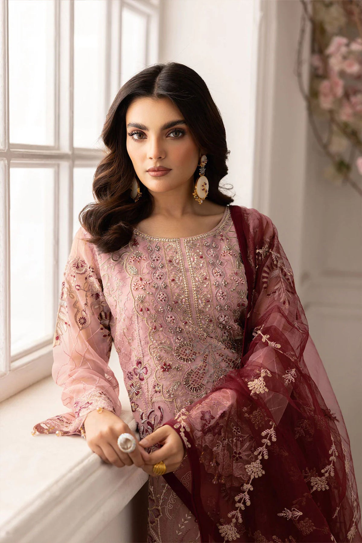 Pakistani Formal Wear To Attend Wedding