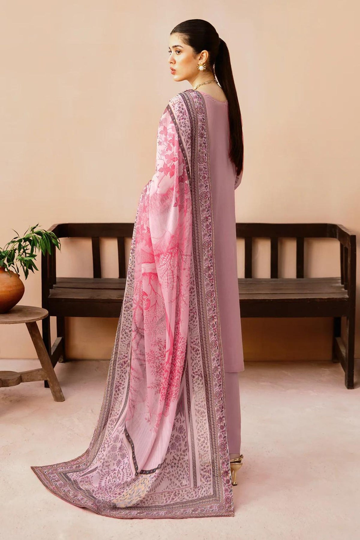 Pakistani Guest Formal Outfits 