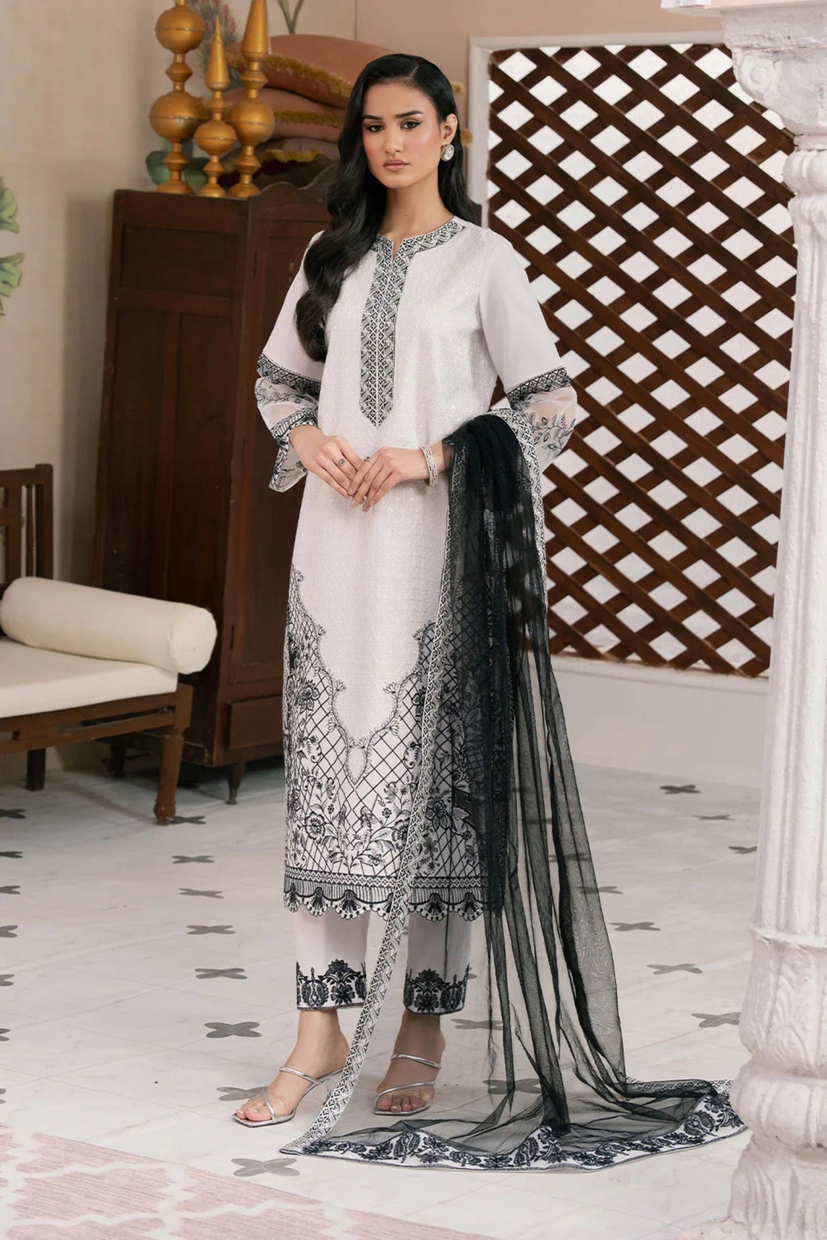 Pakistani Formal Lawn Suits For Women