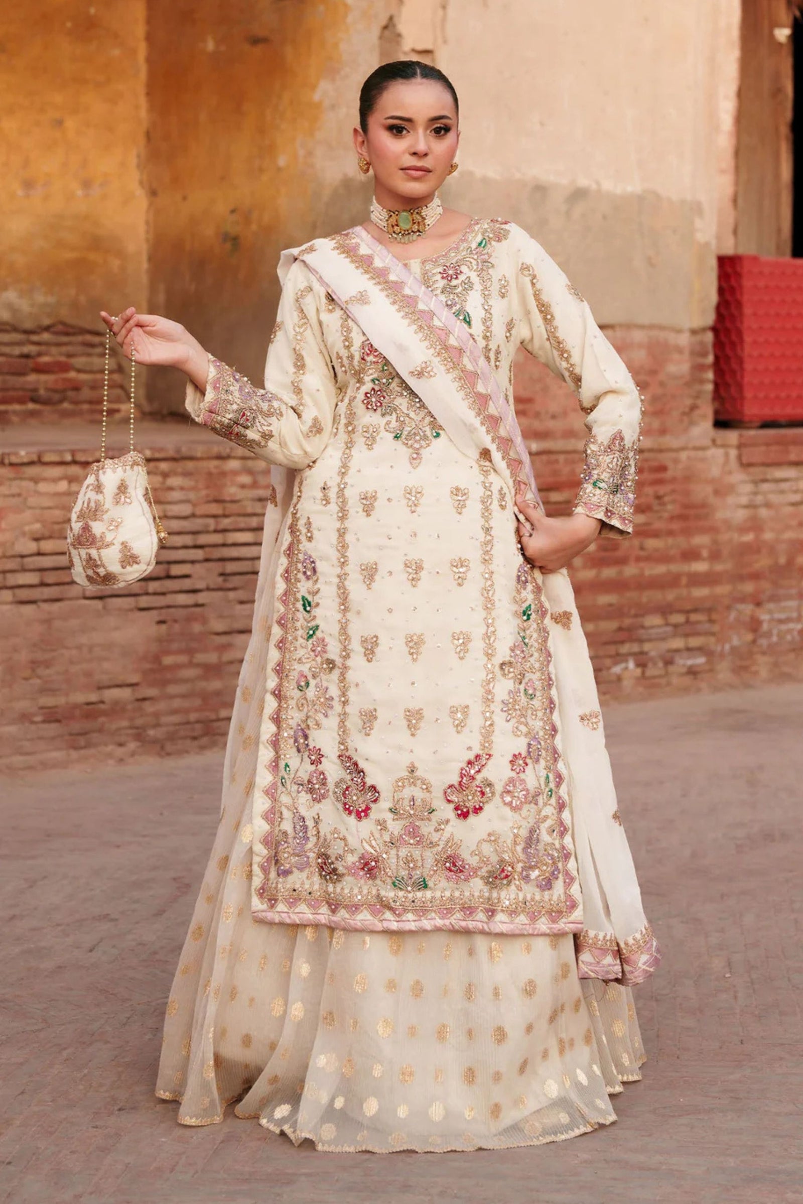 Pakistani Wedding Party Wear Outfit 