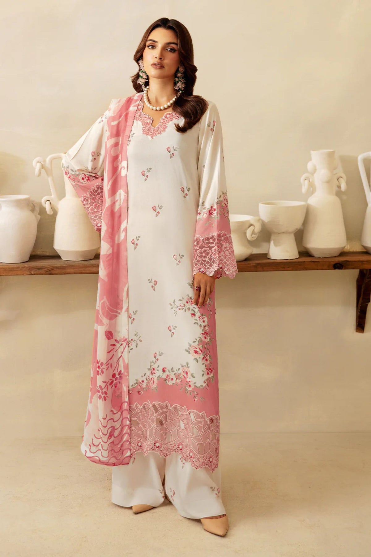 Traditional Pakistani Formal Clothing 