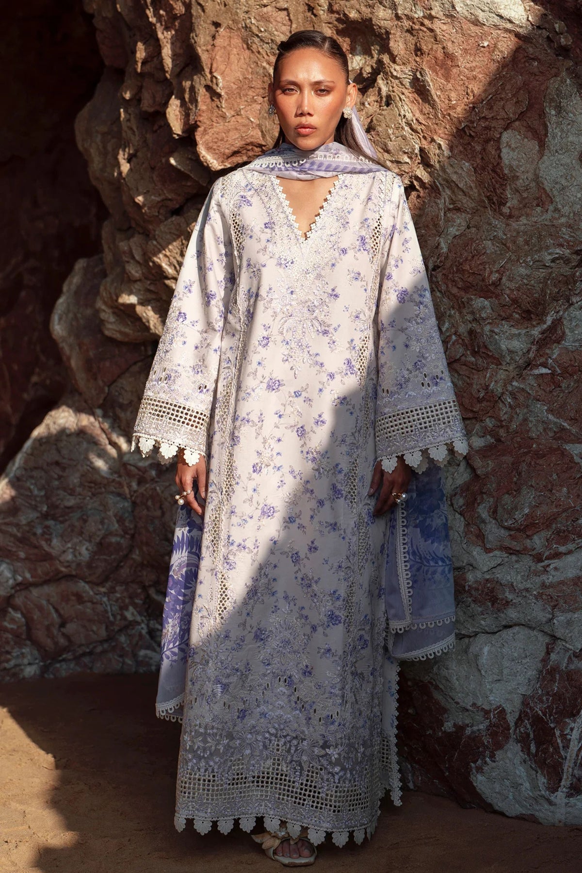  Pakistani Lawn Suits Online Sydney