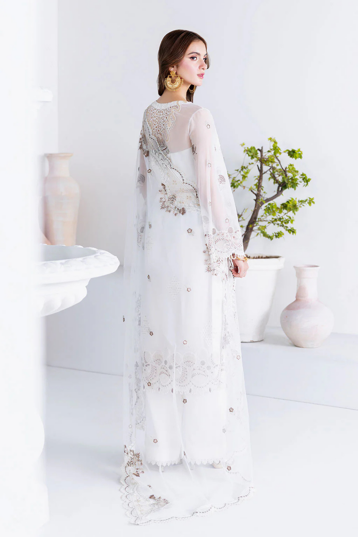 Pakistani Suits To Attend Wedding 