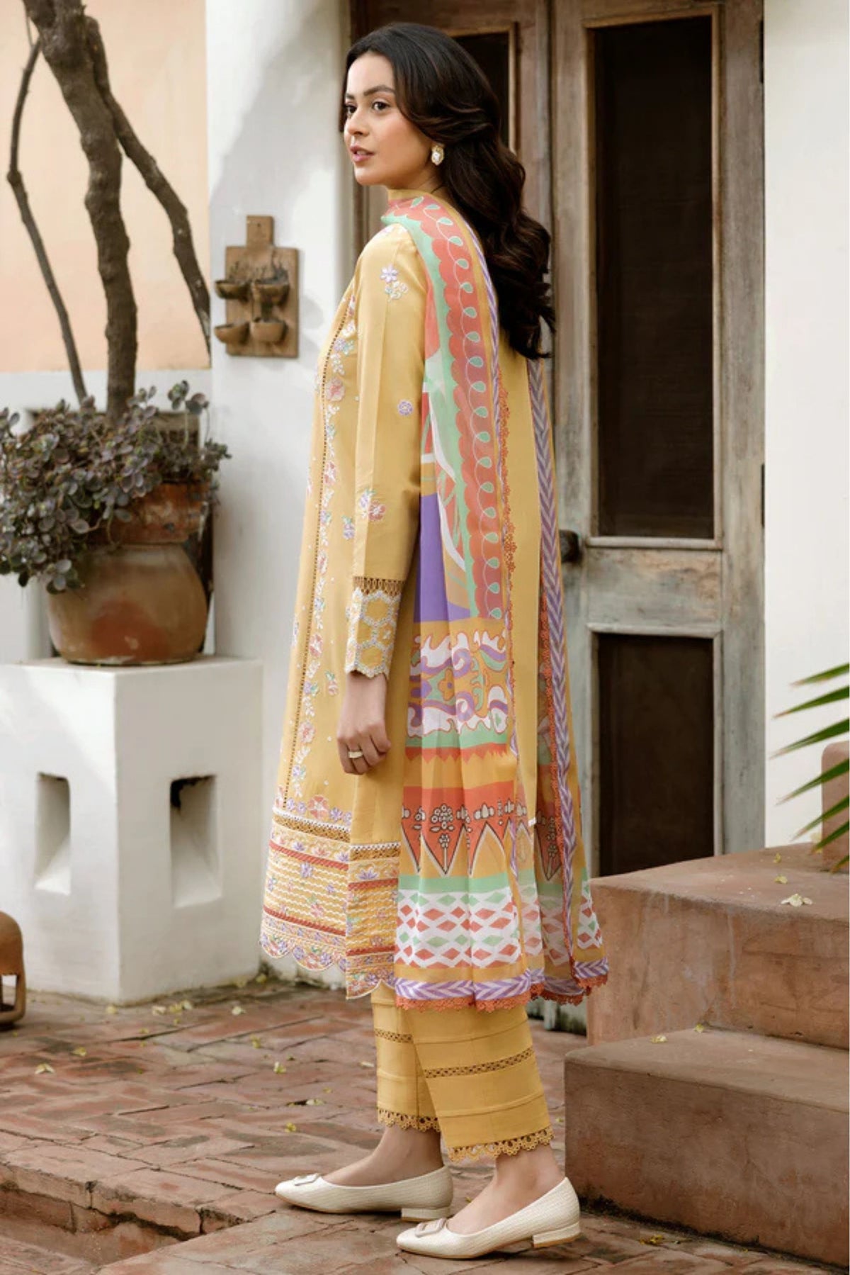 Pakistani Semi Formal Salwar Kameez