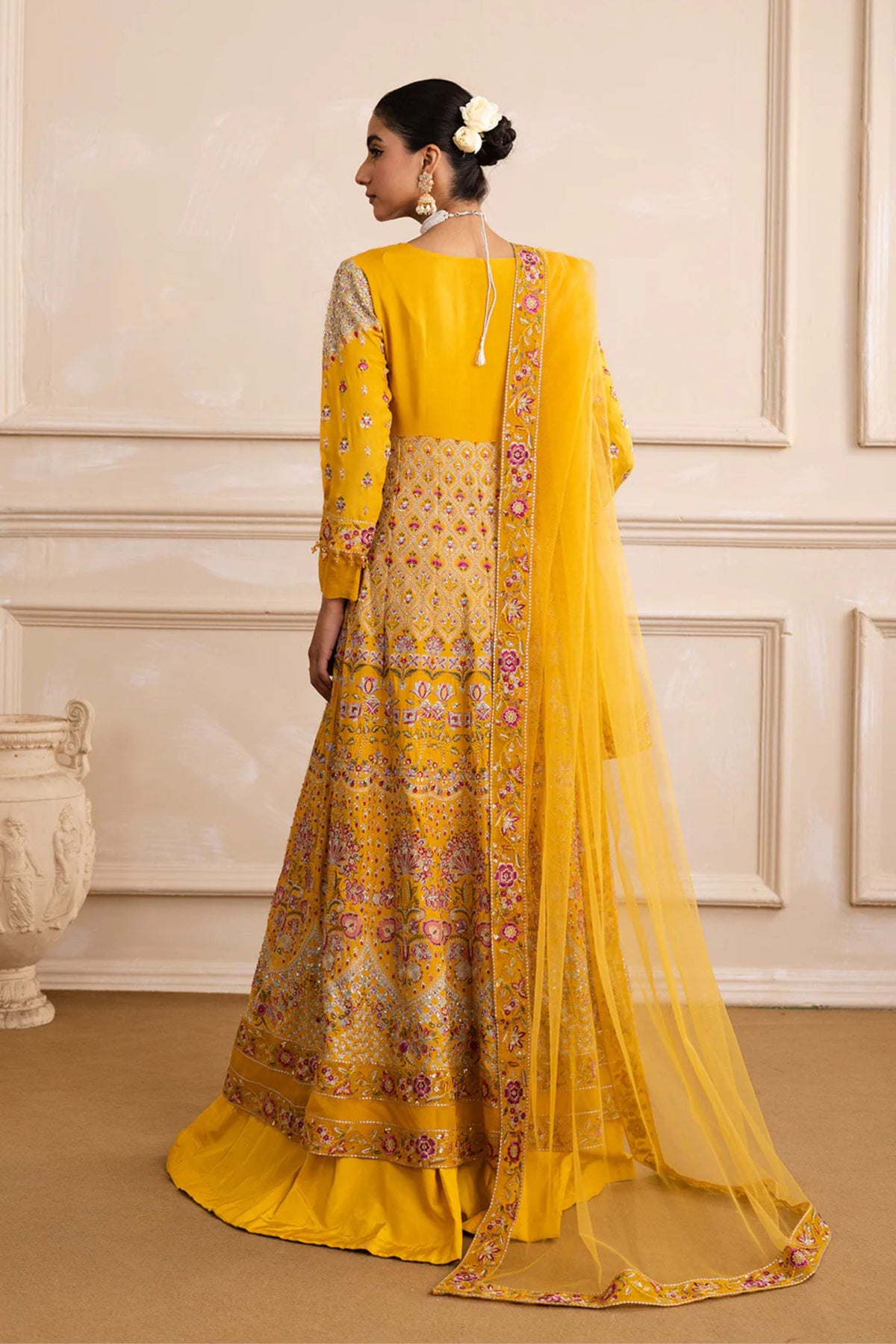 Pakistani Haldi Wear Outfits For Ladies