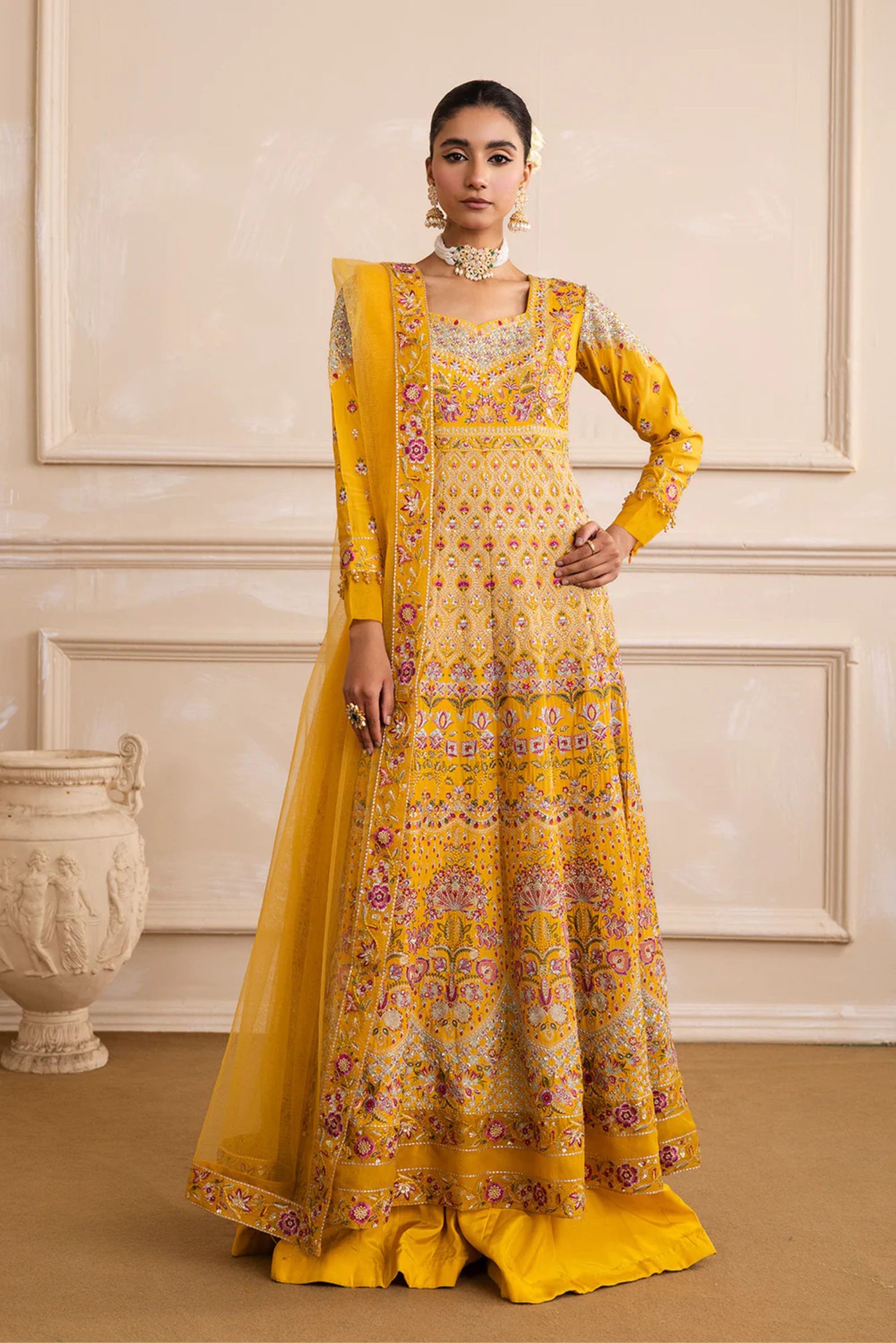 Pakistani Haldi Wear Outfits For Ladies