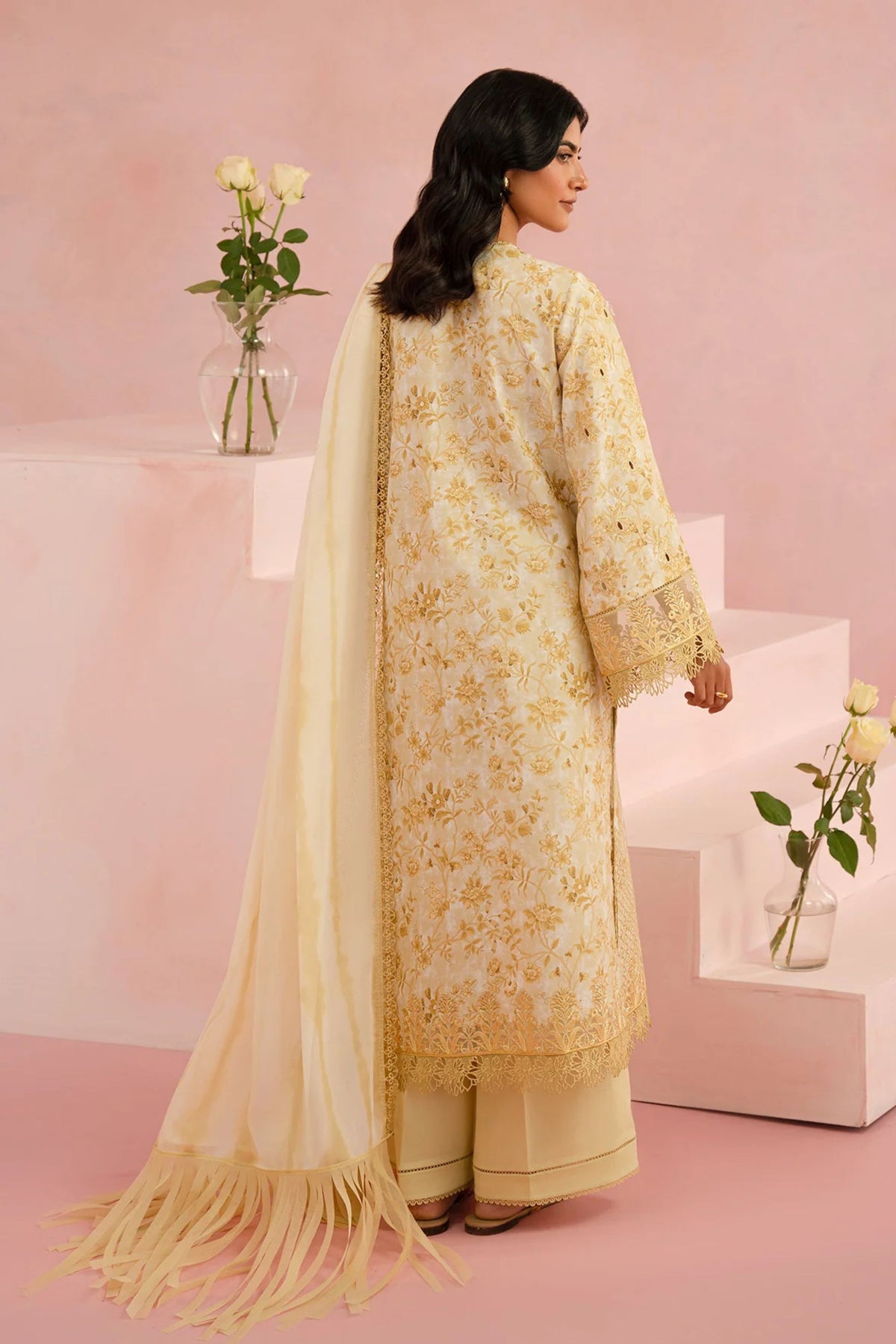 Pakistani Lawn Suits for women Online