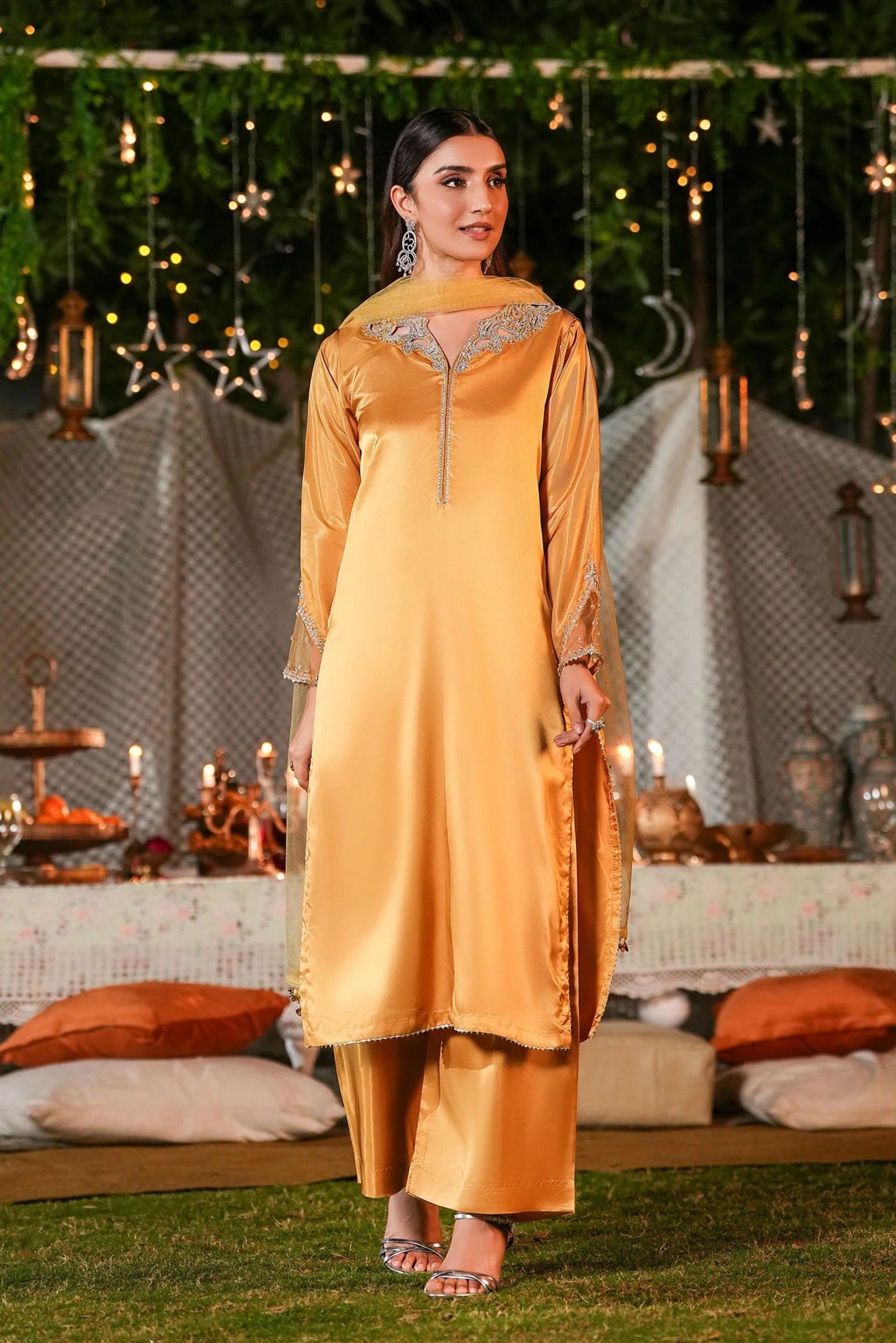 Traditional Pakistani Wedding Outfits