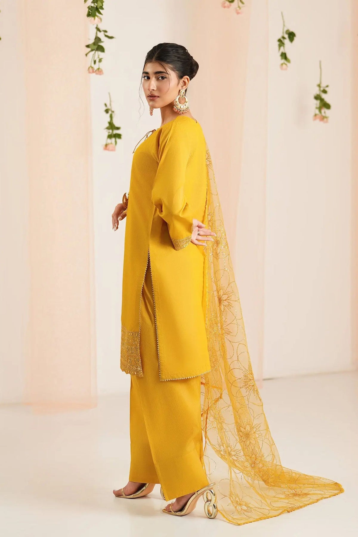 Formal Suits For Pakistani Wedding Function