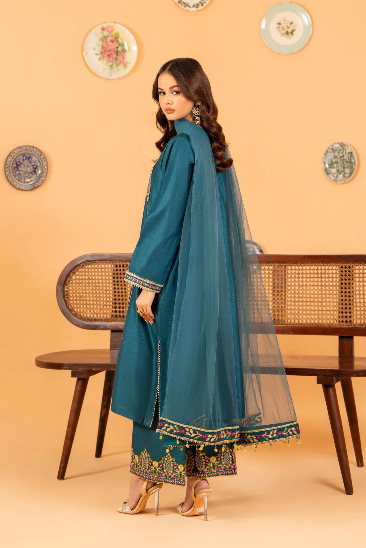Formal Suits For Pakistani Wedding Function  