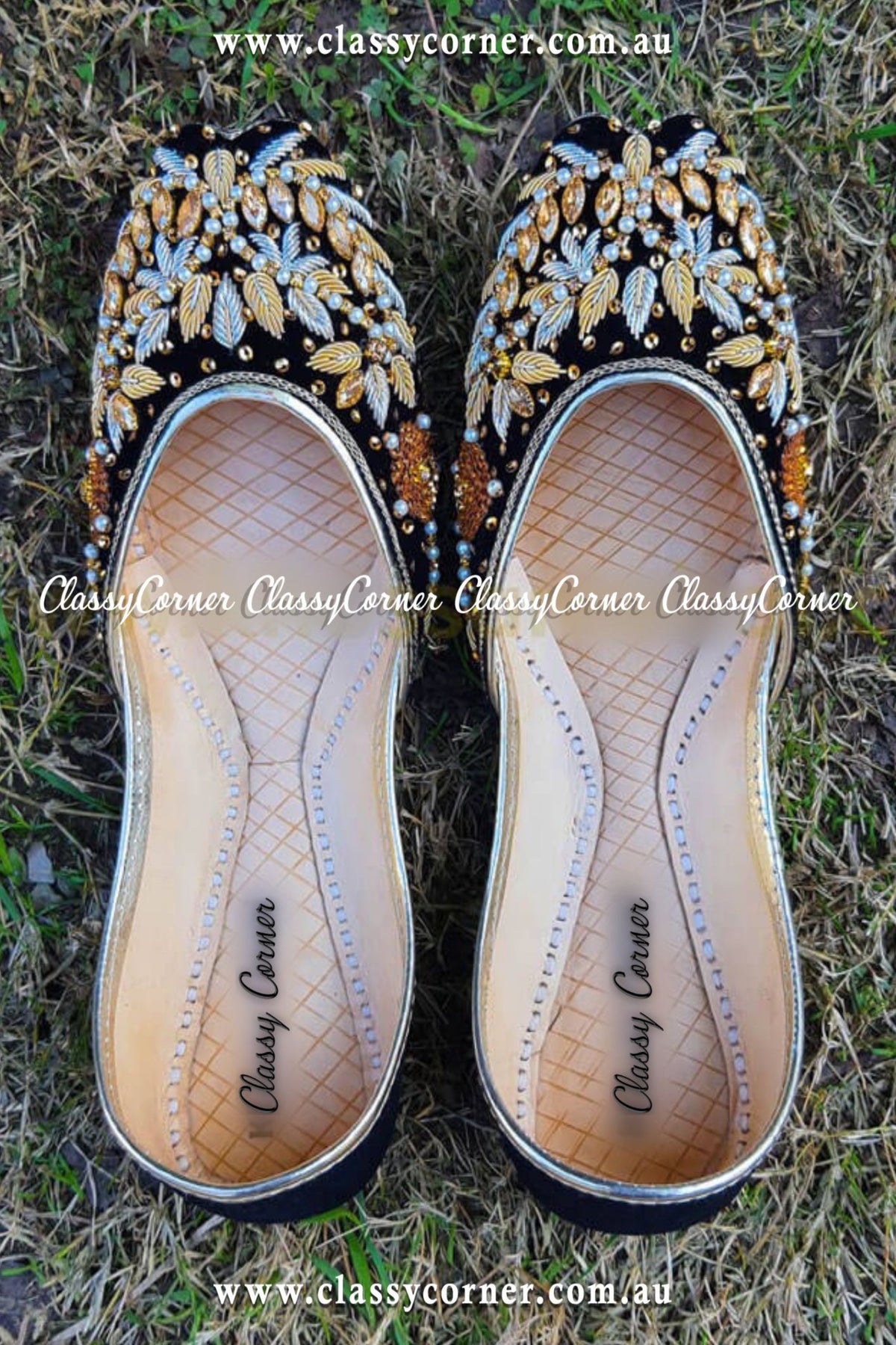 Premium Embroidered Khussa - Classy Corner
