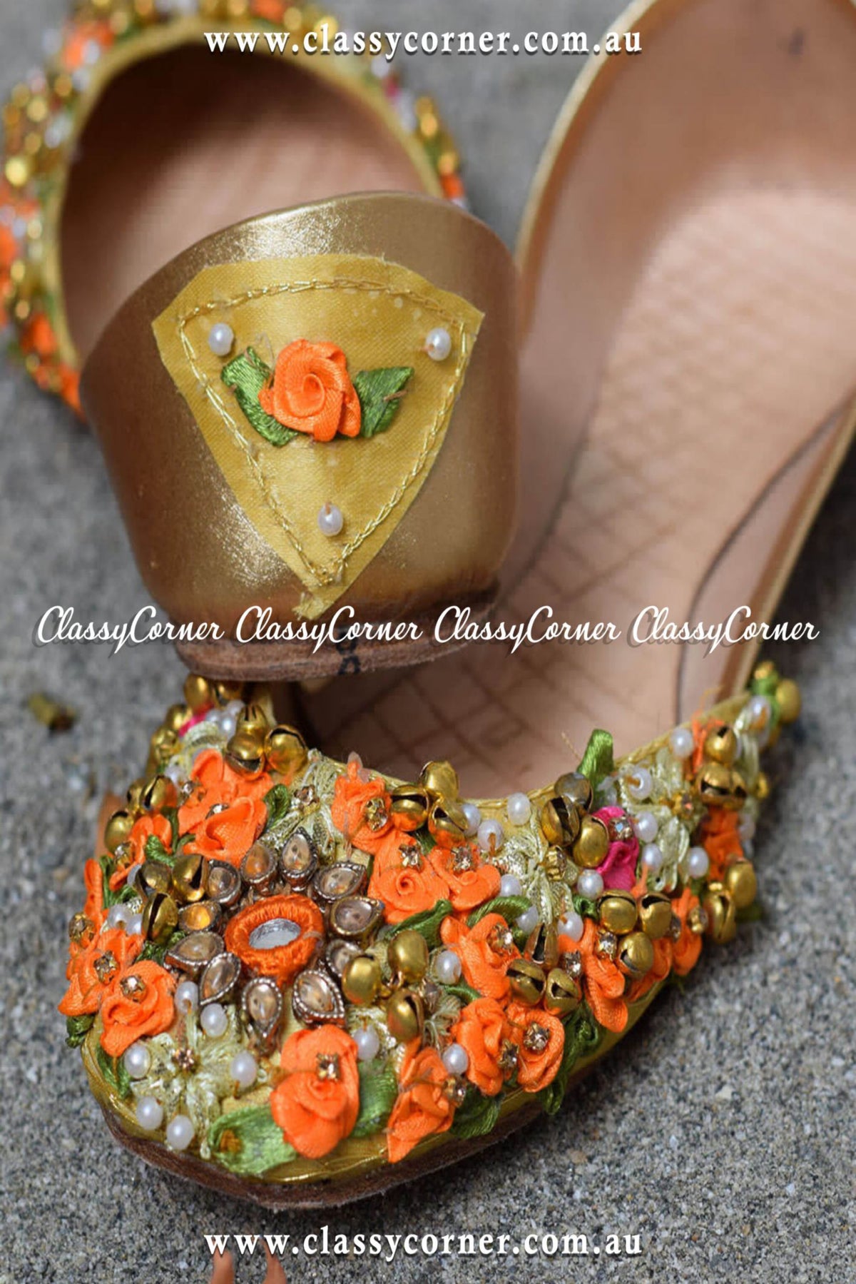 Mehndi Wear Embellished Khussa - Classy Corner